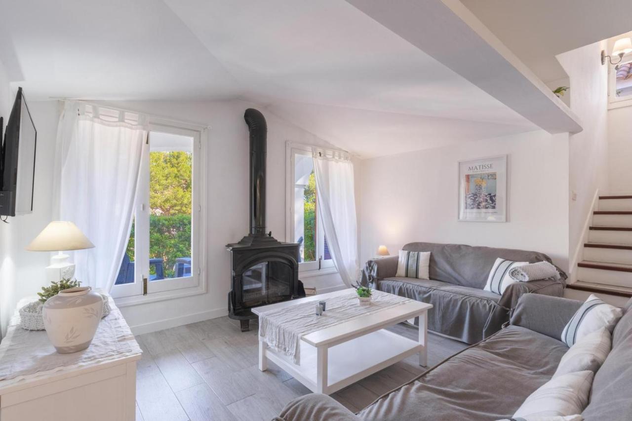 Gorgeous Renovated Cala Sant Vicenc Beach Villa Cala de Sant Vicenc 外观 照片