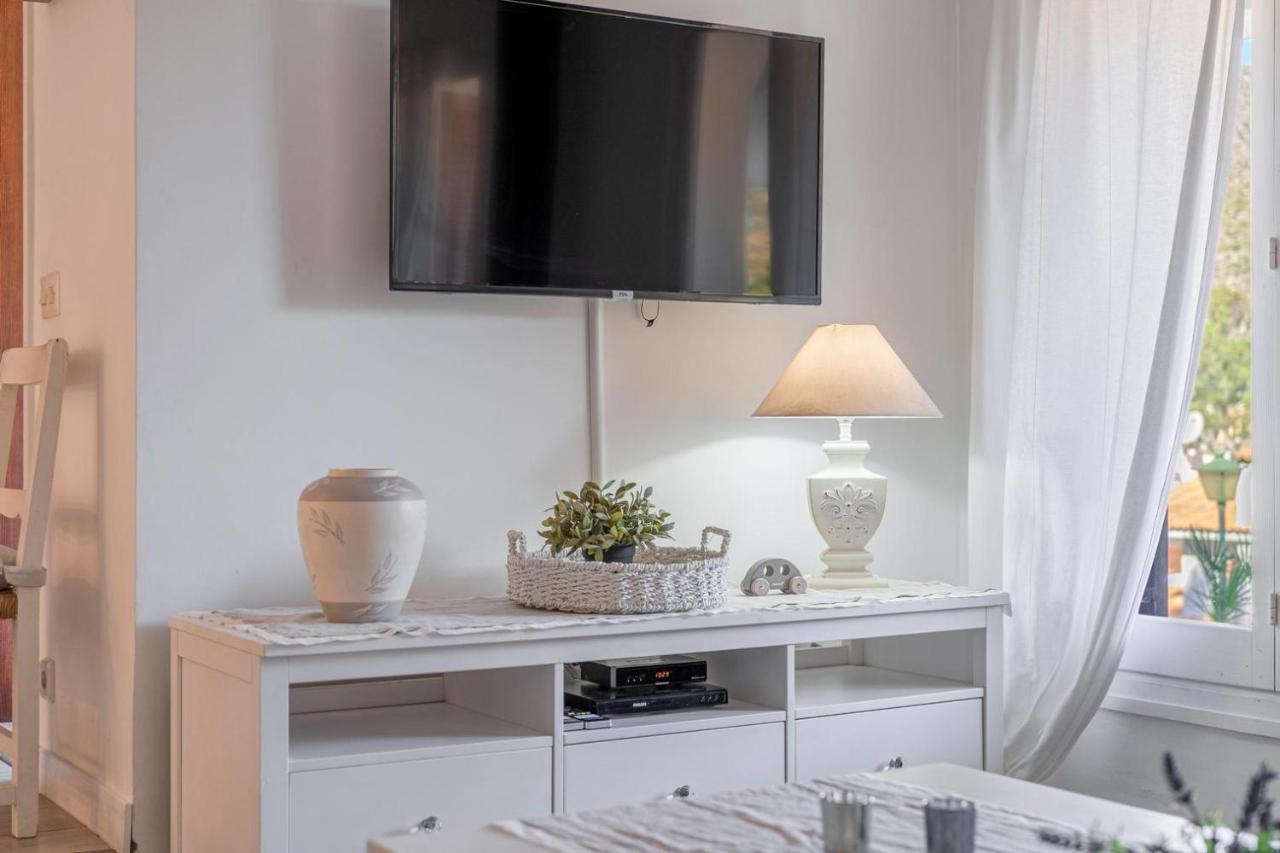 Gorgeous Renovated Cala Sant Vicenc Beach Villa Cala de Sant Vicenc 外观 照片